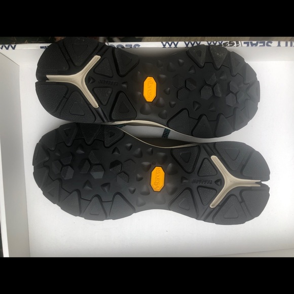 Danner 🆕 size 7.5 M 3” Caprine Low Suede Plaza Taupe athletic shoe - Picture 10 of 12